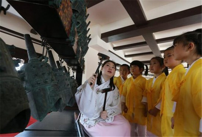 孫敬學堂編鐘 孫敬學堂編鐘